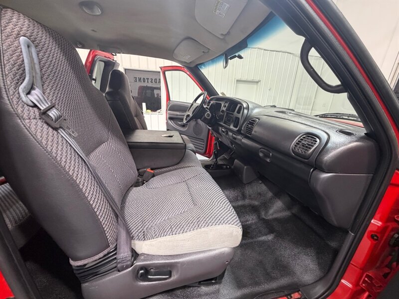 2001 Dodge Ram 2500 ST QUAD CAB 4x4 / 5.9L CUMMINS DIESEL / NEW TIRES / ONLY 138K MILES / LOCAL OREGON TRUCK - Photo 15 - Gladstone, OR 97027