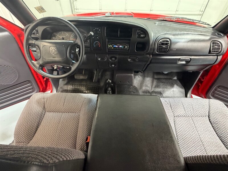 2001 Dodge Ram 2500 ST QUAD CAB 4x4 / 5.9L CUMMINS DIESEL / NEW TIRES / ONLY 138K MILES / LOCAL OREGON TRUCK - Photo 17 - Gladstone, OR 97027