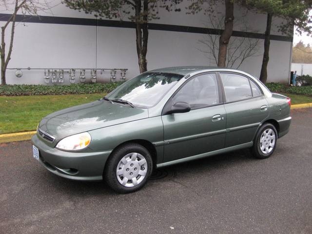 2002 Kia Rio   - Photo 2 - Portland, OR 97217