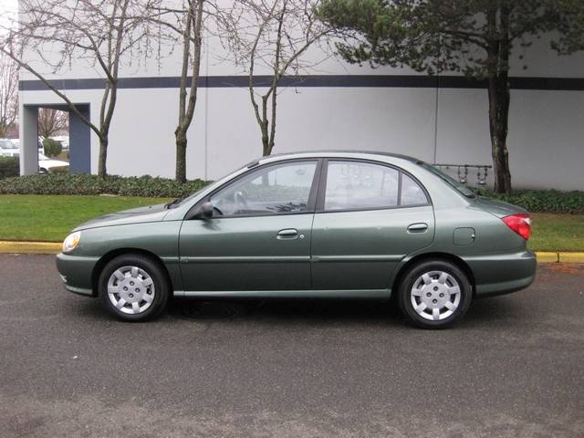 2002 Kia Rio   - Photo 3 - Portland, OR 97217