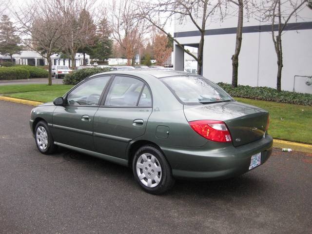 2002 Kia Rio   - Photo 4 - Portland, OR 97217