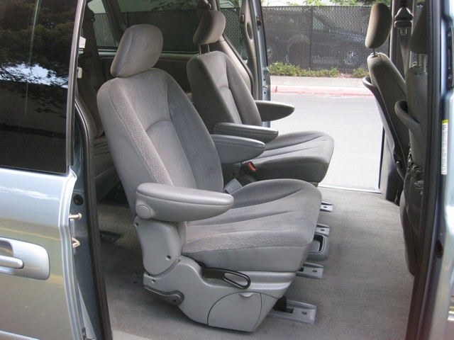 2004 Dodge Grand Caravan SXT Minivan 