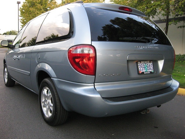 2004 Dodge Grand Caravan SXT Minivan / Bucket Seats/ Power Doors / Loaded