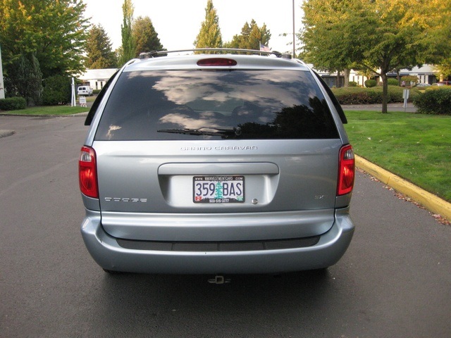 2004 Dodge Grand Caravan SXT Minivan / Bucket Seats/ Power Doors / Loaded   - Photo 5 - Portland, OR 97217