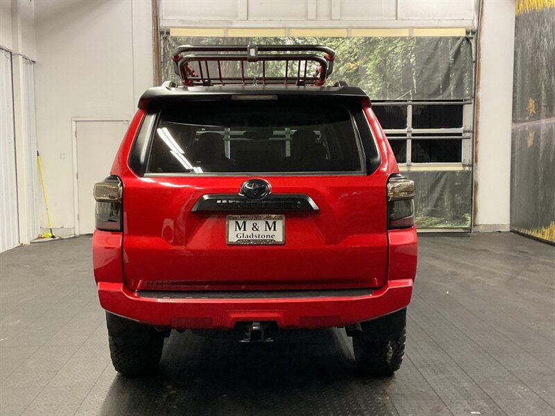 2020 Toyota 4Runner SR5 Premium 4x4 / Leather / CUSTOM BUILT / LIFTED  NEW LIFT w/ NEW WHEELS & TIRES / Leather & Heated Seats / Luggage Rack / Chrome Delete Pkg / 1-OWNER / SHARP & CLEAN !! - Photo 6 - Gladstone, OR 97027