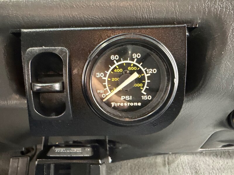 2002 Ford F-350 Lariat 4X4 7.3L DIESEL / Crew Cab / NEW 35 " TIRES / LONG BED / LOCAL RUST FREE - Photo 31 - Gladstone, OR 97027