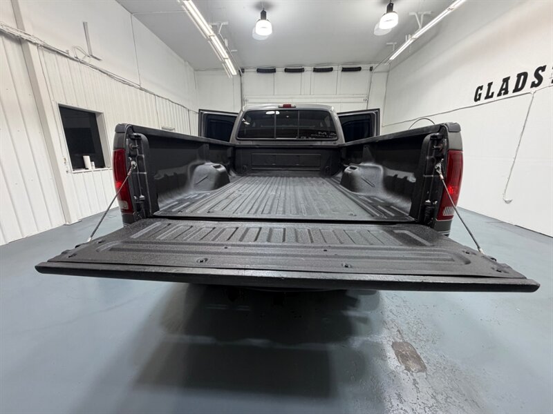 2002 Ford F-350 Lariat 4X4 7.3L DIESEL / Crew Cab / NEW 35 " TIRES / LONG BED / LOCAL RUST FREE - Photo 10 - Gladstone, OR 97027