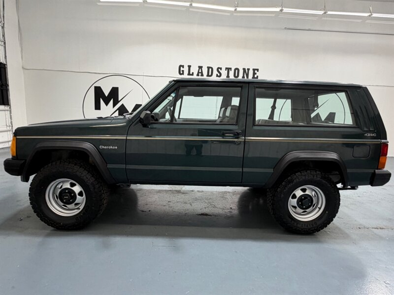 1993 Jeep Cherokee XJ Sport 2DR 4Cyl LIFTED 5-Spd Man. LOW MILES /NEW TIRES / LOCAL SUV - Photo 3 - Gladstone, OR 97027