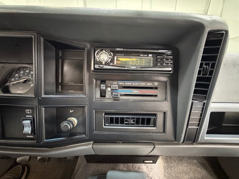 1993 Jeep Cherokee XJ Sport 2DR 4Cyl LIFTED 5-Spd Man. LOW MILES /NEW TIRES / LOCAL SUV - Photo 17 - Gladstone, OR 97027