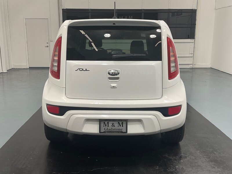 2013 Kia Soul ! Sport Utility / Navigation / Camera / Sunroof  / leather - Photo 7 - Gladstone, OR 97027