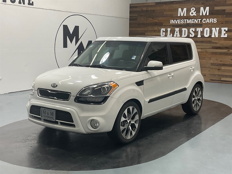 2013 Kia Soul ! Sport Utility / Navigation / Camera / Sunroof  / leather - Photo 1 - Gladstone, OR 97027