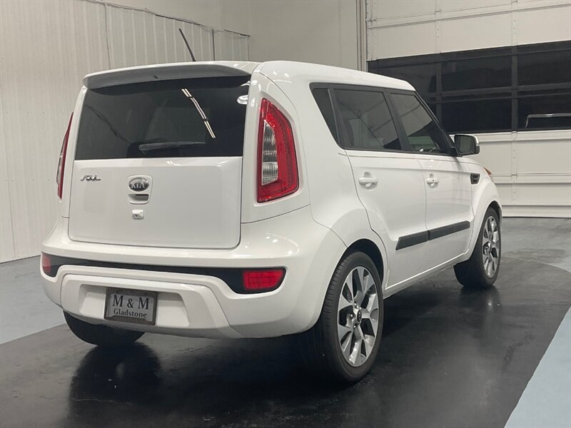 2013 Kia Soul ! Sport Utility / Navigation / Camera / Sunroof  / leather - Photo 8 - Gladstone, OR 97027