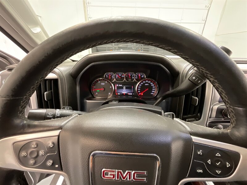 2015 GMC Sierra 2500 SLT Crew Cab 4X4 / 6.6L DIESEL / 1-OWNER / LIFTED  / NO RUST - Photo 52 - Gladstone, OR 97027