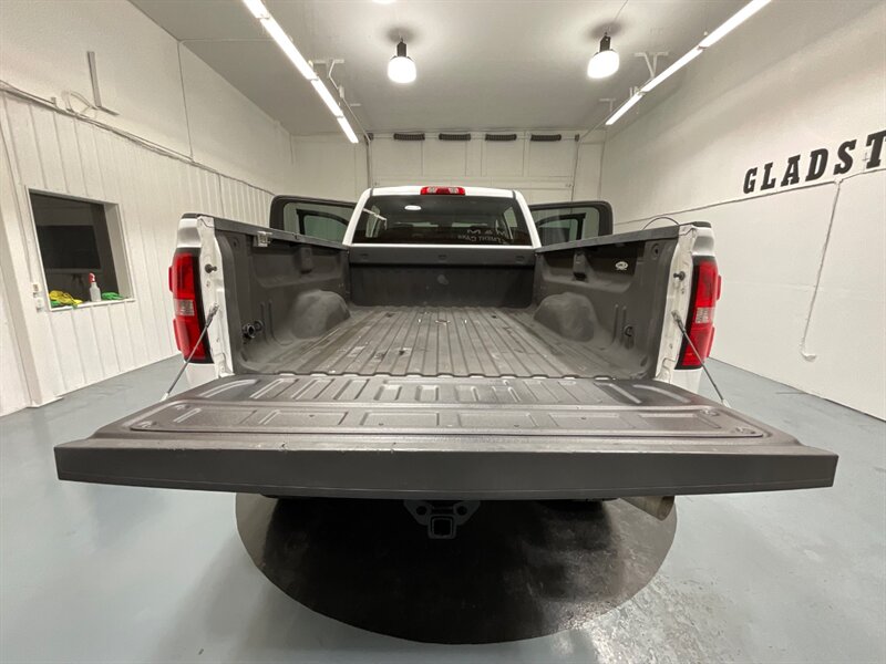 2015 GMC Sierra 2500 SLT Crew Cab 4X4 / 6.6L DIESEL / 1-OWNER / LIFTED  / NO RUST - Photo 13 - Gladstone, OR 97027