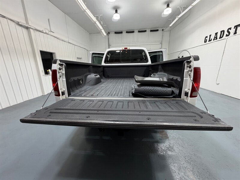 1999 Ford F-350 XLT 4X4 6-SPEED MANUAL 7.3L DIESEL / 1-OWNER / ZERO RUST / LONG BED - Photo 11 - Gladstone, OR 97027