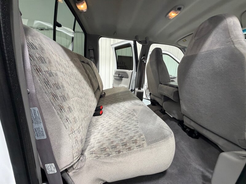 1999 Ford F-350 XLT 4X4 6-SPEED MANUAL 7.3L DIESEL / 1-OWNER / ZERO RUST / LONG BED - Photo 14 - Gladstone, OR 97027