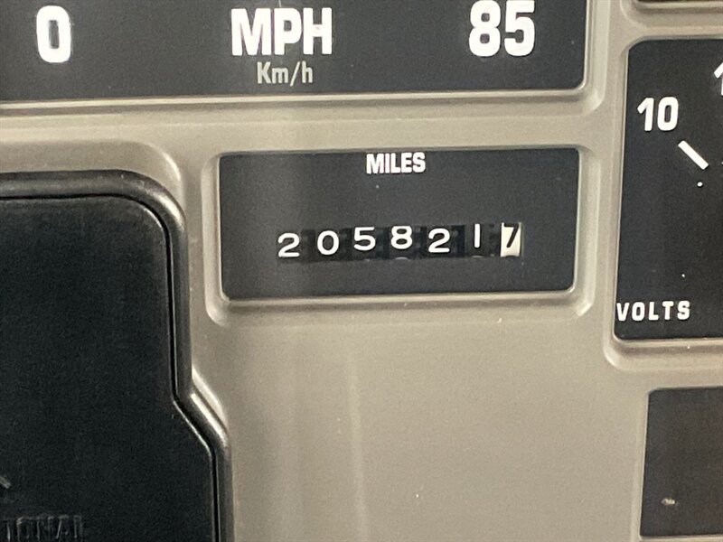 2001 International 4700 Crew Cab International DUALLY / 8.7L DIESEL - Photo 55 - Gladstone, OR 97027