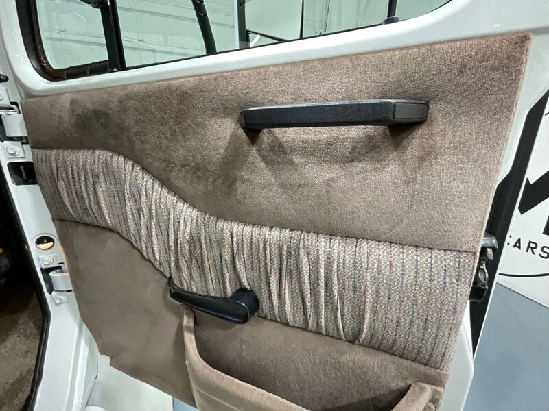 2001 International 4700 Crew Cab International DUALLY / 8.7L DIESEL - Photo 35 - Gladstone, OR 97027