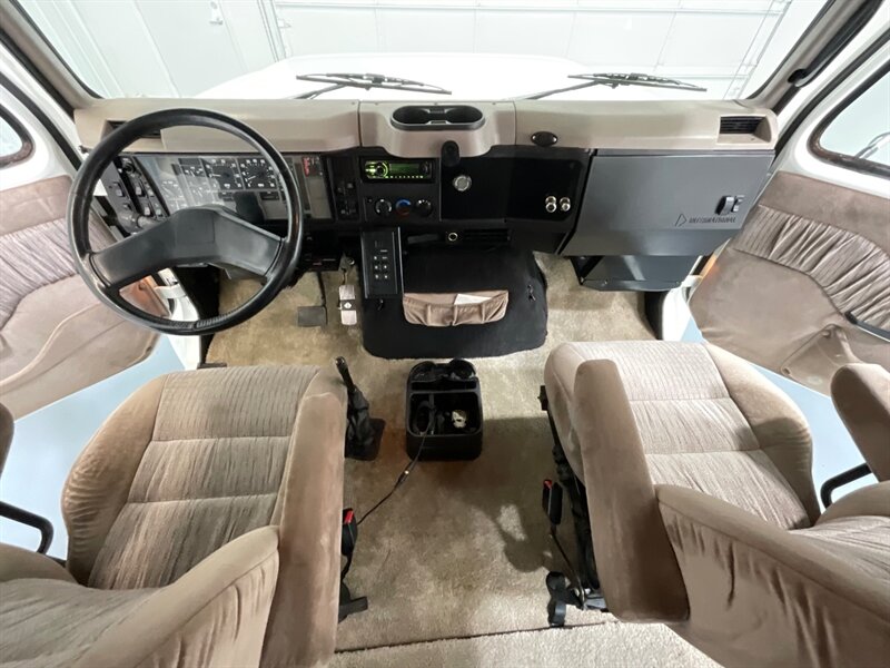 2001 International 4700 Crew Cab International DUALLY / 8.7L DIESEL - Photo 22 - Gladstone, OR 97027