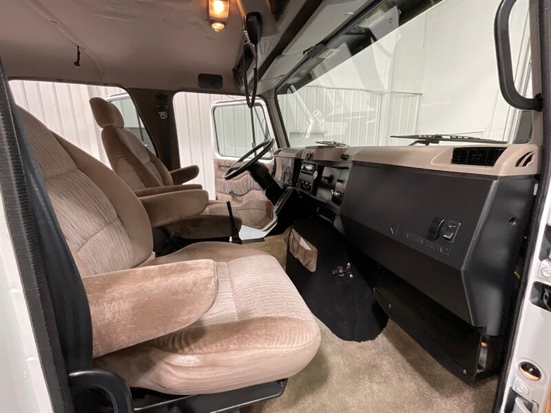 2001 International 4700 Crew Cab International DUALLY / 8.7L DIESEL - Photo 14 - Gladstone, OR 97027