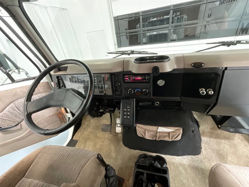 2001 International 4700 Crew Cab International DUALLY / 8.7L DIESEL - Photo 37 - Gladstone, OR 97027