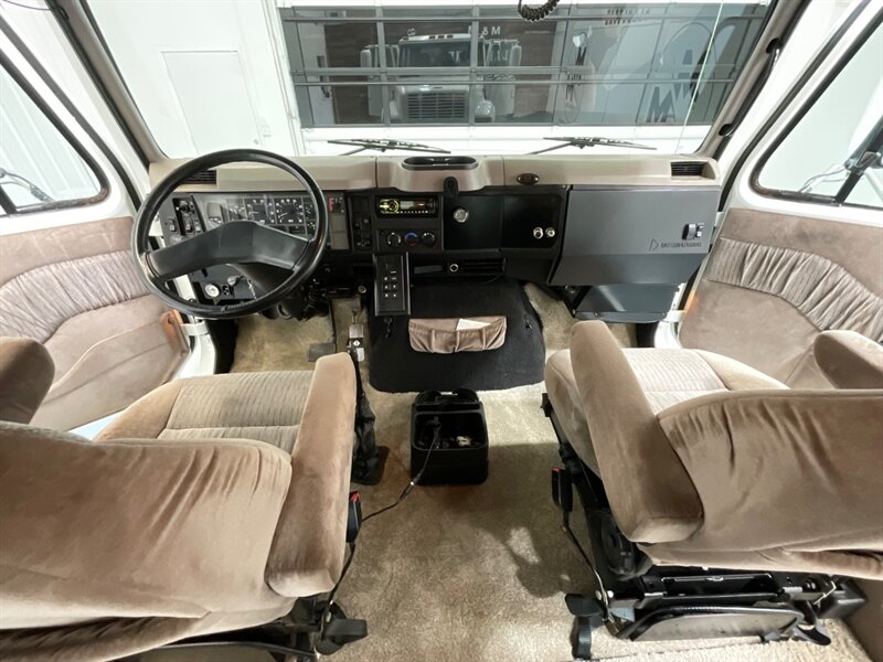 2001 International 4700 Crew Cab International DUALLY / 8.7L DIESEL - Photo 38 - Gladstone, OR 97027