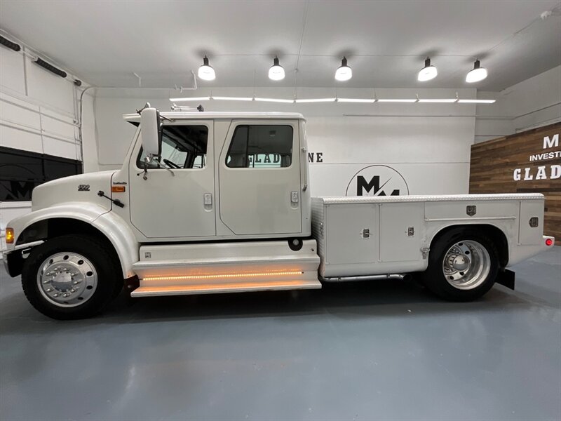 2001 International 4700 Crew Cab International DUALLY / 8.7L DIESEL - Photo 3 - Gladstone, OR 97027