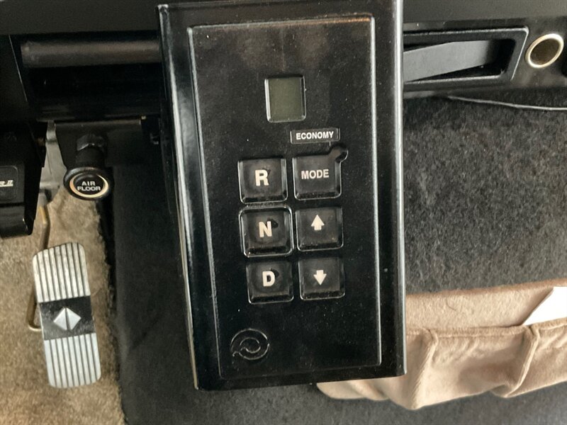 2001 International 4700 Crew Cab International DUALLY / 8.7L DIESEL - Photo 21 - Gladstone, OR 97027