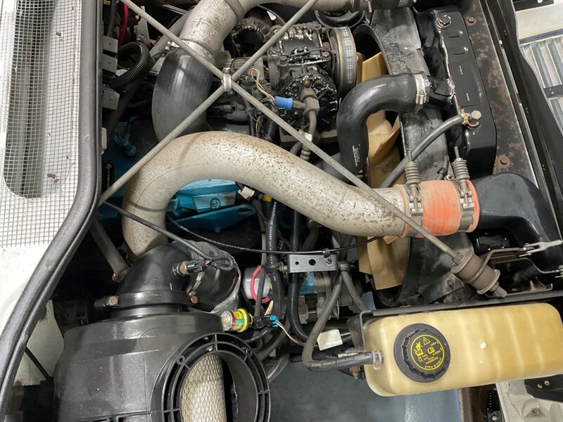 2001 International 4700 Crew Cab International DUALLY / 8.7L DIESEL - Photo 54 - Gladstone, OR 97027