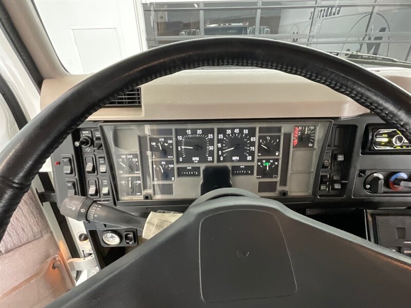 2001 International 4700 Crew Cab International DUALLY / 8.7L DIESEL - Photo 41 - Gladstone, OR 97027