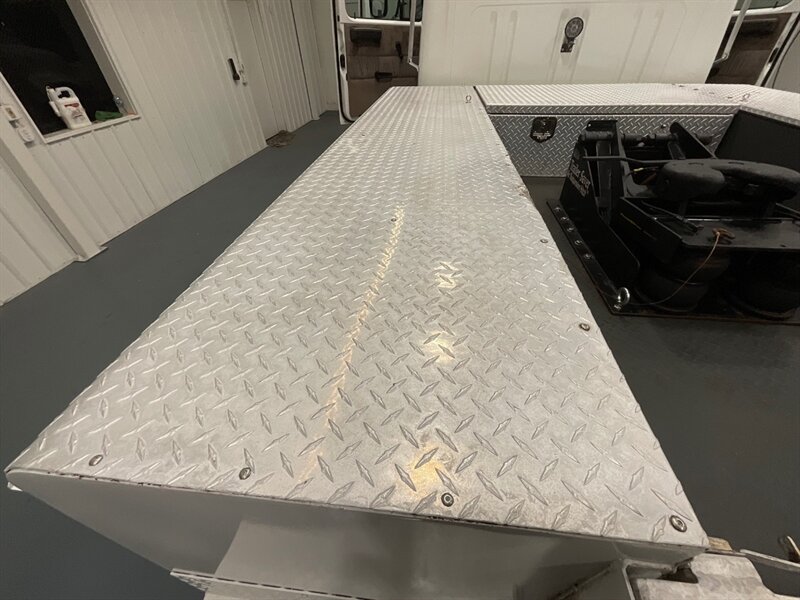 2001 International 4700 Crew Cab International DUALLY / 8.7L DIESEL - Photo 32 - Gladstone, OR 97027