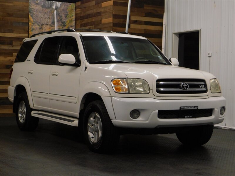 2001 Toyota Sequoia Limited 4X4 / 3RD SE   - Photo 2 - Gladstone, OR 97027