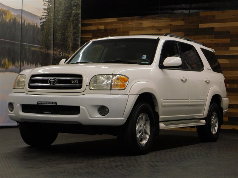 2001 Toyota Sequoia Limited 4X4 / 3RD SE   - Photo 1 - Gladstone, OR 97027