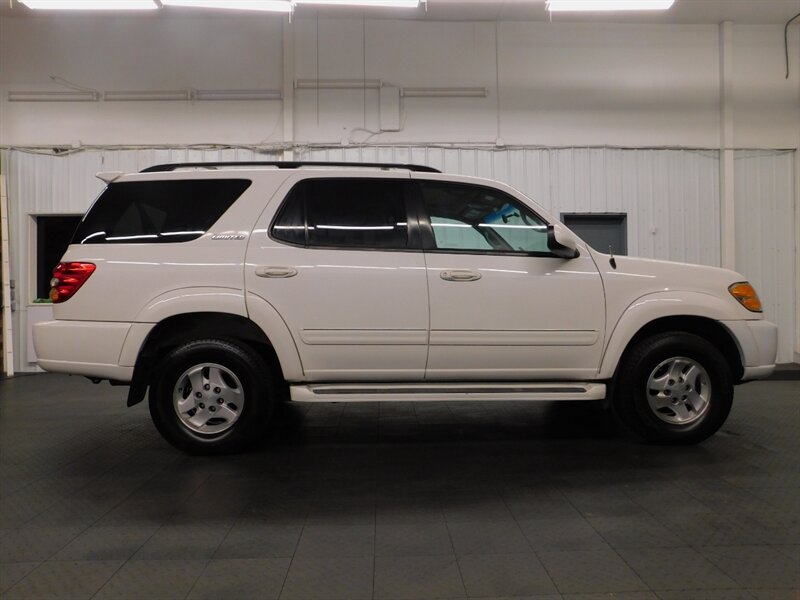 2001 Toyota Sequoia Limited 4X4 / 3RD SE   - Photo 4 - Gladstone, OR 97027