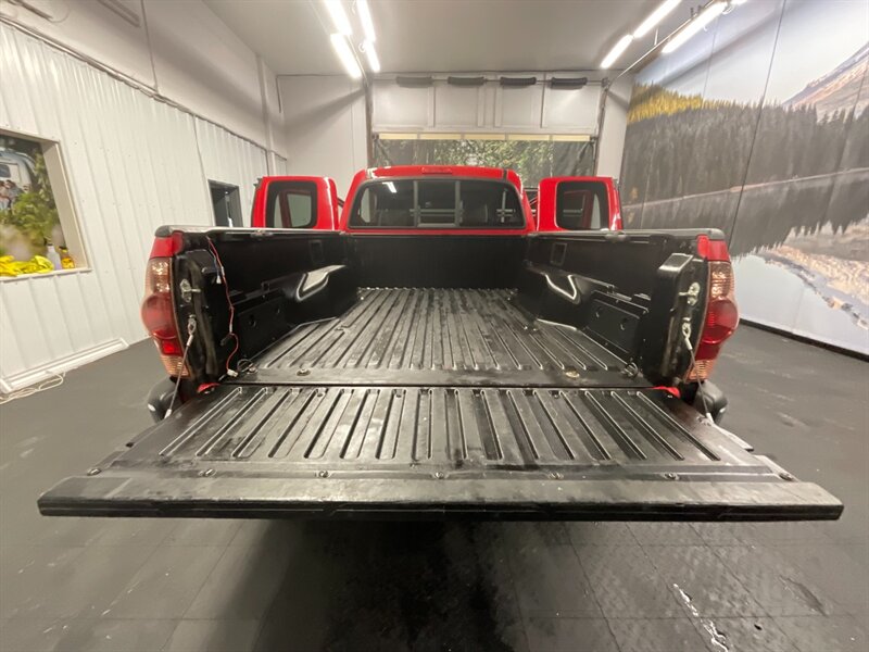 2006 Toyota Tacoma SR5 Access Cab 4X4 / 5-SPEED / LIFTED LIFTED  NEW LIFT KIT w/ NEW 33 " BF GOODRICH A/T TIRES & 17 " TRD TOYOTA WHEELS / LOCAL TRUCK / RUST FREE - Photo 20 - Gladstone, OR 97027