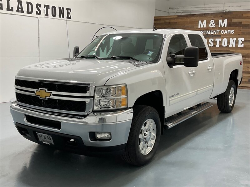 2013 Chevrolet Silverado 3500 LTZ Crew Cab 4X4 / 6.6L DIESEL / Z-71 OFF RD PKG  /Leather w. Heated & Cooled Seats / Navigation & Backup Camera / LONG BED - Photo 1 - Gladstone, OR 97027