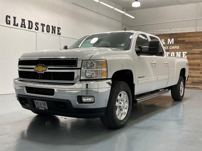 2013 Chevrolet Silverado 3500 LTZ Crew Cab 4X4 / 6.6L DIESEL / Z-71 OFF RD PKG  /Leather w. Heated & Cooled Seats / Navigation & Backup Camera / LONG BED - Photo 58 - Gladstone, OR 97027