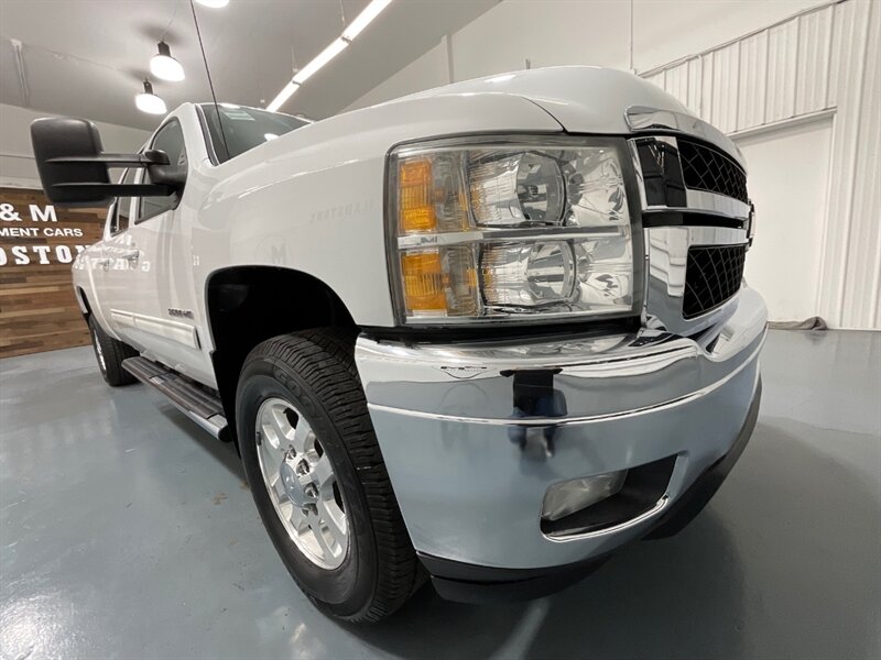 2013 Chevrolet Silverado 3500 LTZ Crew Cab 4X4 / 6.6L DIESEL / Z-71 OFF RD PKG  /Leather w. Heated & Cooled Seats / Navigation & Backup Camera / LONG BED - Photo 34 - Gladstone, OR 97027