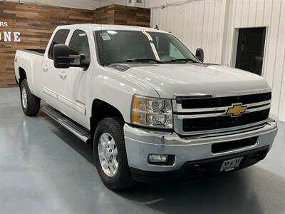 2013 Chevrolet Silverado 3500 LTZ Crew Cab 4X4 / 6.6L DIESEL / Z-71 OFF RD PKG  /Leather w. Heated & Cooled Seats / Navigation & Backup Camera / LONG BED