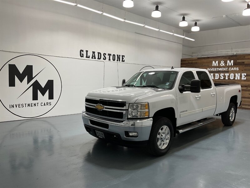 2013 Chevrolet Silverado 3500 LTZ Crew Cab 4X4 / 6.6L DIESEL / Z-71 OFF RD PKG  /Leather w. Heated & Cooled Seats / Navigation & Backup Camera / LONG BED - Photo 59 - Gladstone, OR 97027