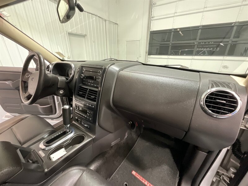2010 Ford Explorer Sport Trac Limited 4X4 V6 / Leather / Sunroof /69K MILES / LOCAL OREGON TRUCK w. ZERO RUST - Photo 35 - Gladstone, OR 97027
