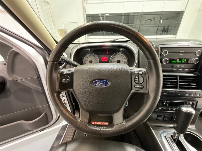 2010 Ford Explorer Sport Trac Limited 4X4 V6 / Leather / Sunroof /69K MILES / LOCAL OREGON TRUCK w. ZERO RUST - Photo 15 - Gladstone, OR 97027