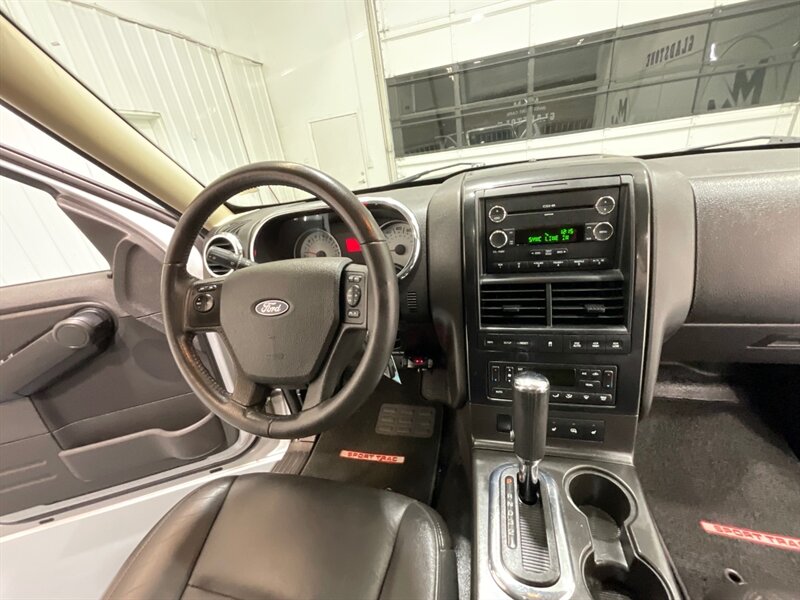 2010 Ford Explorer Sport Trac Limited 4X4 V6 / Leather / Sunroof /69K MILES / LOCAL OREGON TRUCK w. ZERO RUST - Photo 16 - Gladstone, OR 97027