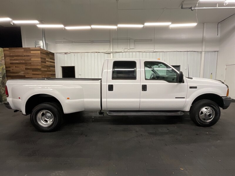 2000 Ford F-350 Super Duty XLT 4X4 /7.3L DIESEL / 6-SPEED / DUALLY  CREW CAB 4X4 / DUALLY / 6-SPEED MANUAL / NEW TIRES - Photo 4 - Gladstone, OR 97027