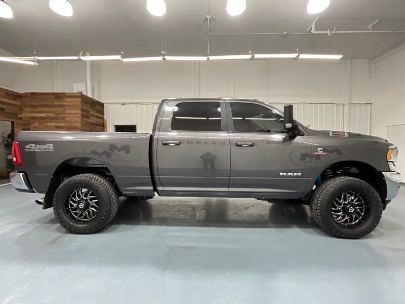 2020 RAM 2500 Big Horn Crew Cab 4X4 / 6.7L DIESEL / LIFTED  / BRAND NEW WHEELS & TIRES / Heated Seats / Backup Camera / ZERO RUST / SHORT BED - Photo 4 - Gladstone, OR 97027