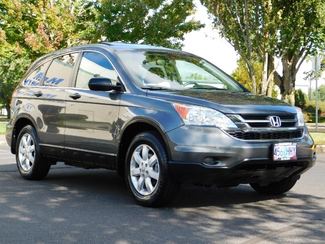 2011 Honda CR-V   - Photo 2 - Portland, OR 97217