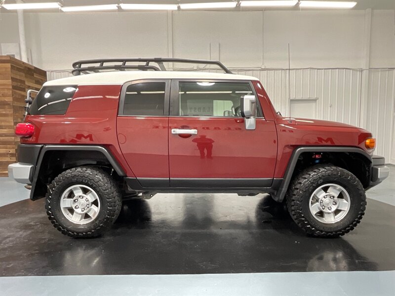 2008 Toyota FJ Cruiser 4X4 / 4.0L V6 / LOCAL SUV / REAR DIFF LOCK  / MUD TIRES - Photo 4 - Gladstone, OR 97027