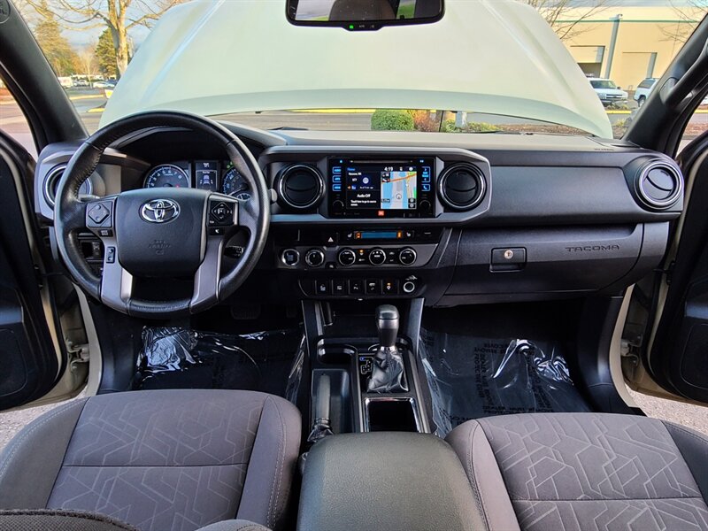 2017 Toyota Tacoma LONG BED 4X4 TRD CRAWL CONTROL  DIFF LOCK / LIFTED  / TRD OFF ROAD / BLIND SPOT MONITOR / NAVi / CAM / SUN ROOF / HEATED SEATS / METHOD WHEELS / TOYO TIRES / PRINSU RACK - Photo 32 - Portland, OR 97217