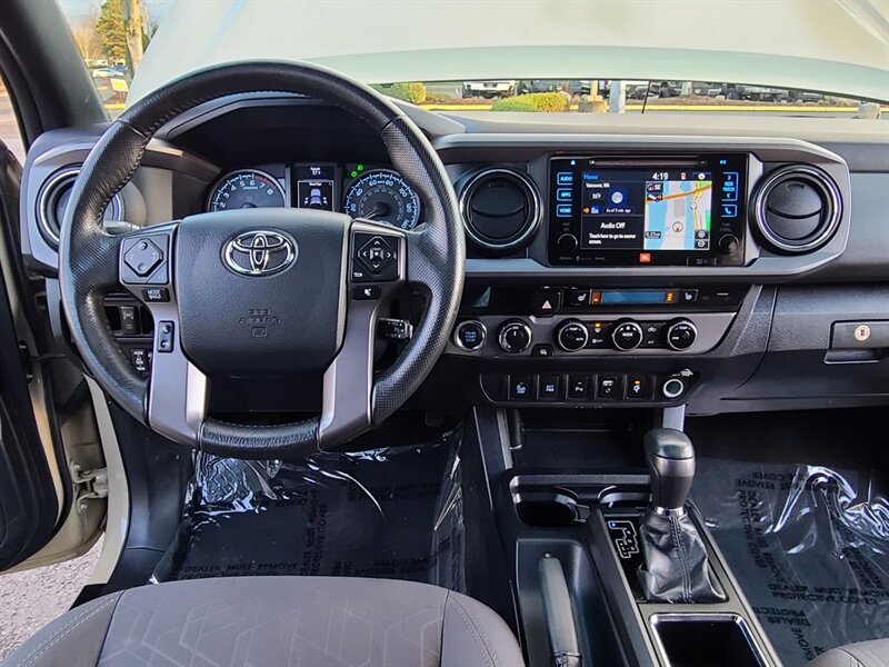 2017 Toyota Tacoma LONG BED 4X4 TRD CRAWL CONTROL  DIFF LOCK / LIFTED  / TRD OFF ROAD / BLIND SPOT MONITOR / NAVi / CAM / SUN ROOF / HEATED SEATS / METHOD WHEELS / TOYO TIRES / PRINSU RACK - Photo 33 - Portland, OR 97217