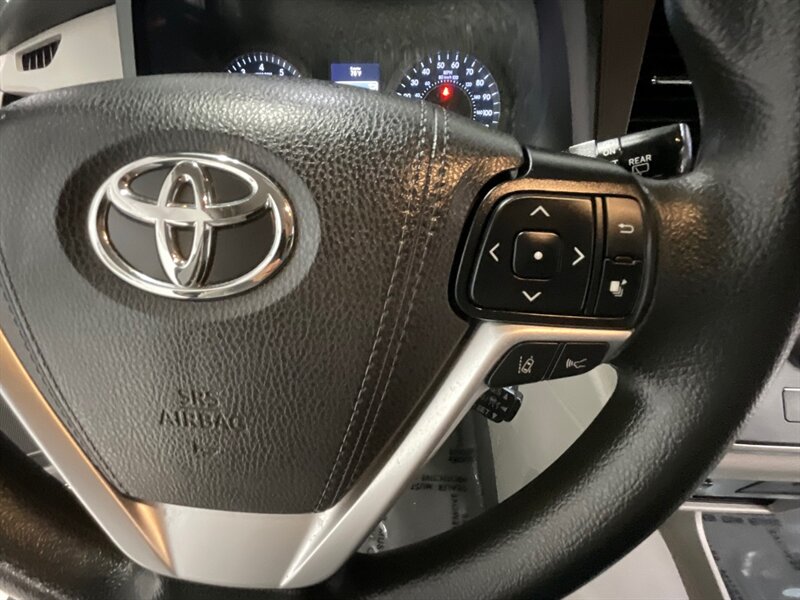 2020 Toyota Sienna LE 8-Passenger 3.5L V6 / 1-OWNER / Backup Camera  / Captain Chairs /112K Miles - Photo 42 - Gladstone, OR 97027